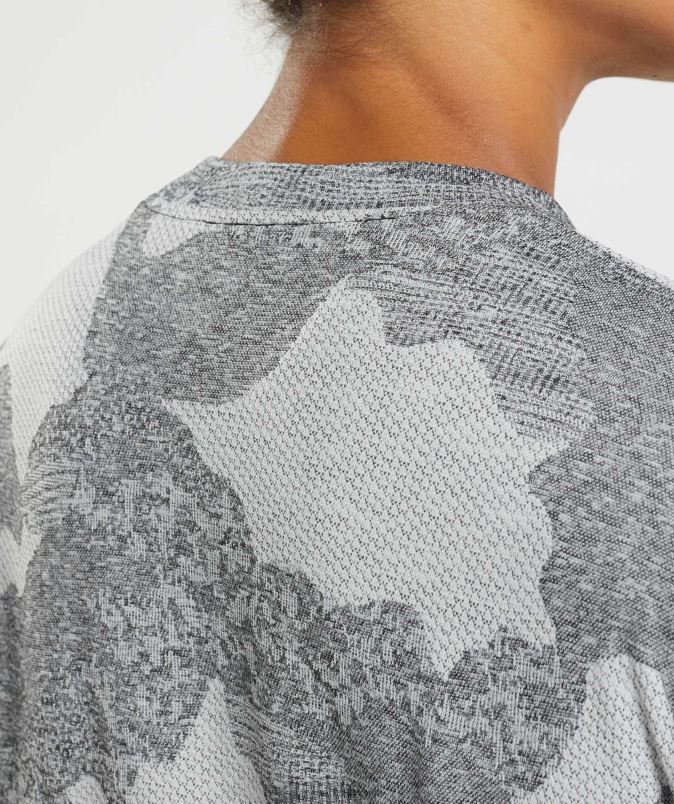 prilagodite kamuflažni brezšivni top z dolgimi rokavi ženskeGymshark svetlo siva/črna J00L2465